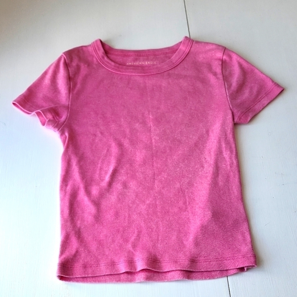 American Eagle size xs pink fitted T-shirt super soft